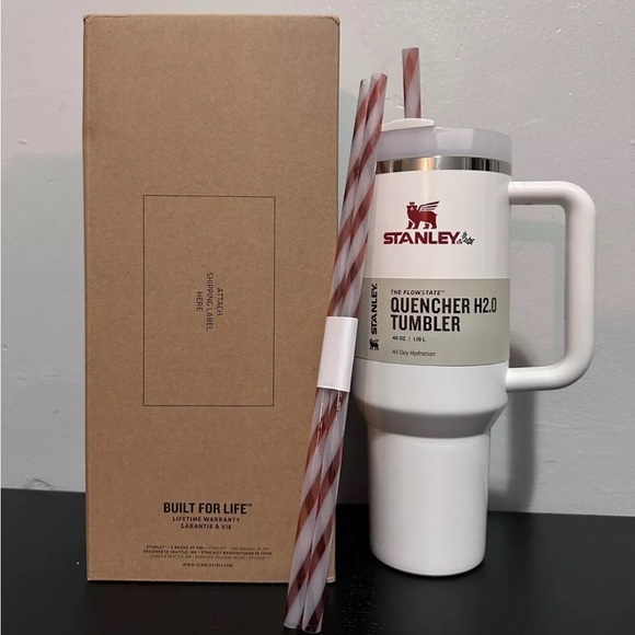 Stanley Mistletoe Twist Limited Edition Quencher H2.0 Flowstate Tumbler 40oz NEW - Picture 1 of 5